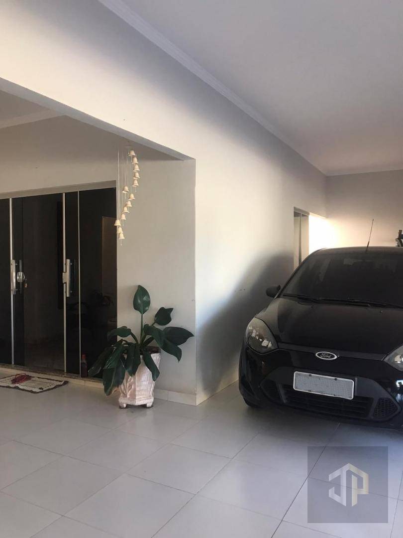 Casa à venda com 3 quartos, 198m² - Foto 3