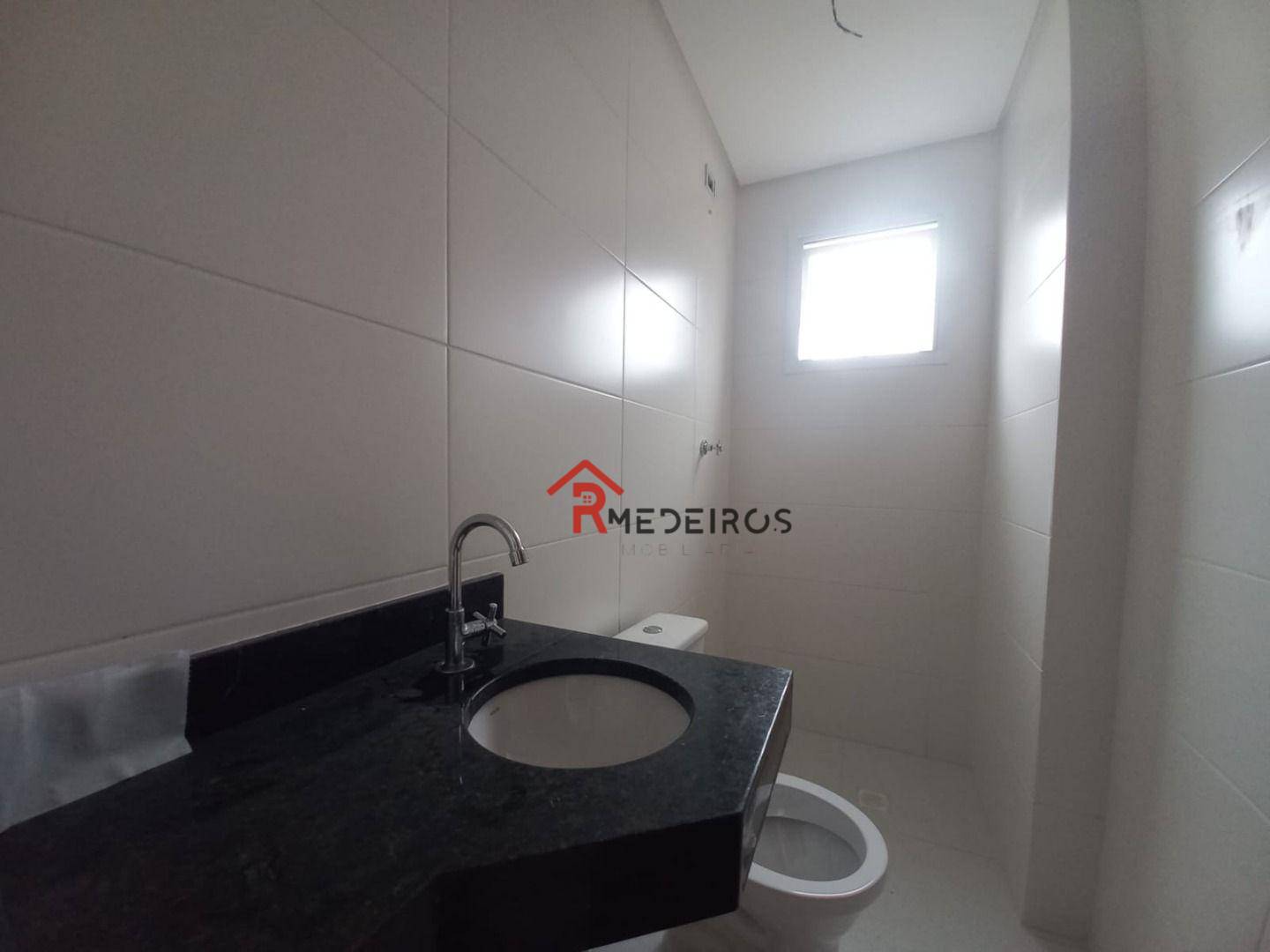 Apartamento à venda com 2 quartos, 68m² - Foto 4