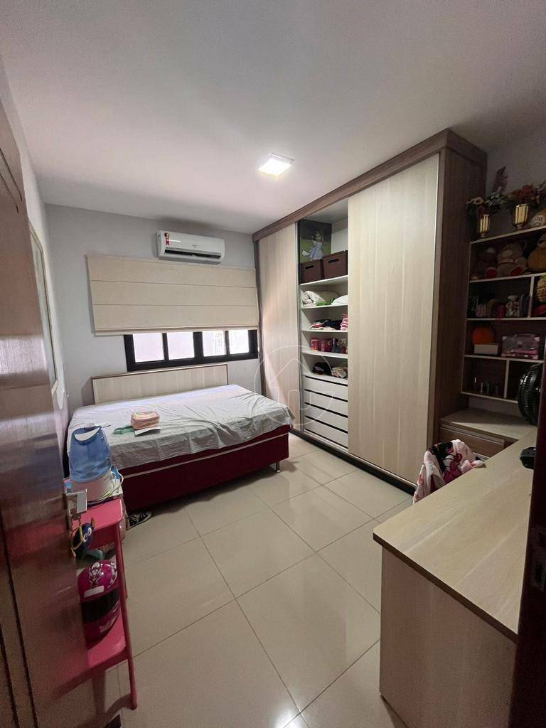 Casa à venda com 3 quartos, 204m² - Foto 18