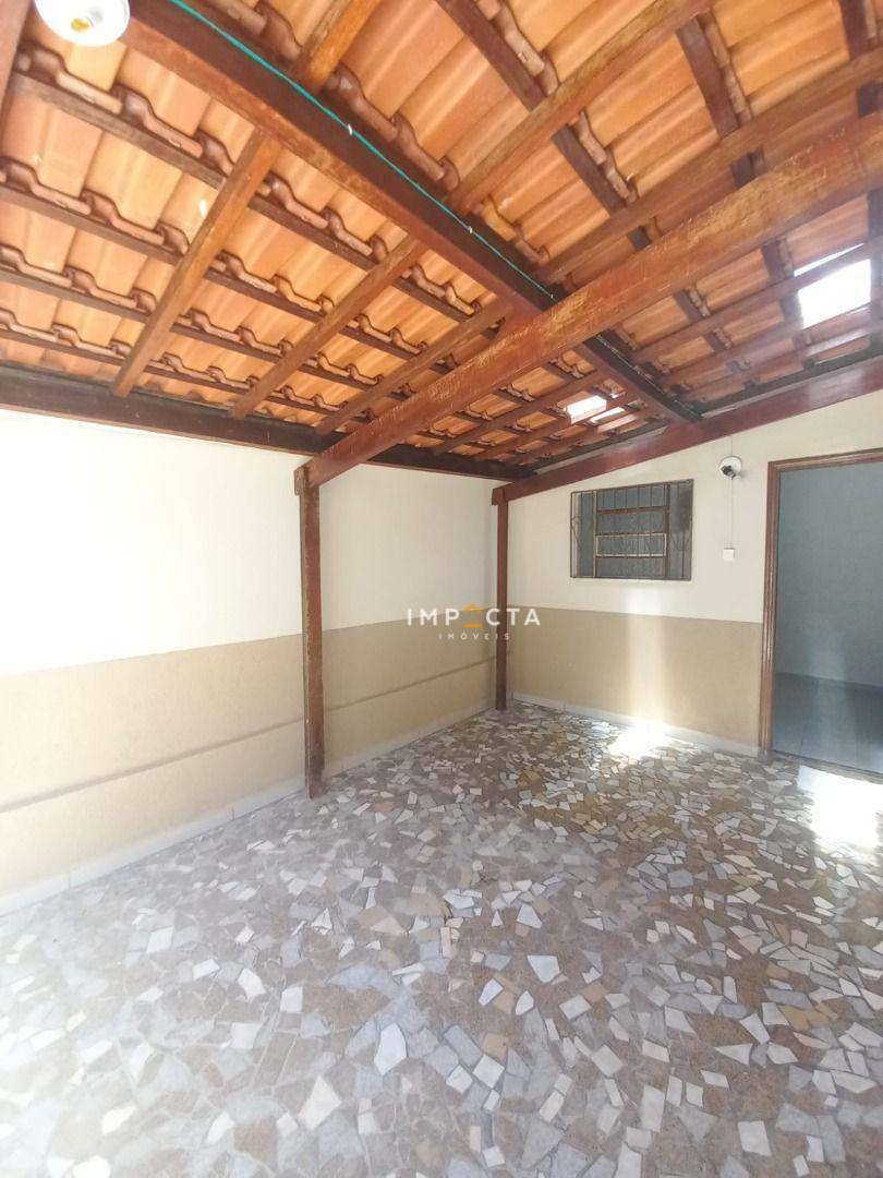 Casa à venda com 3 quartos, 125m² - Foto 2