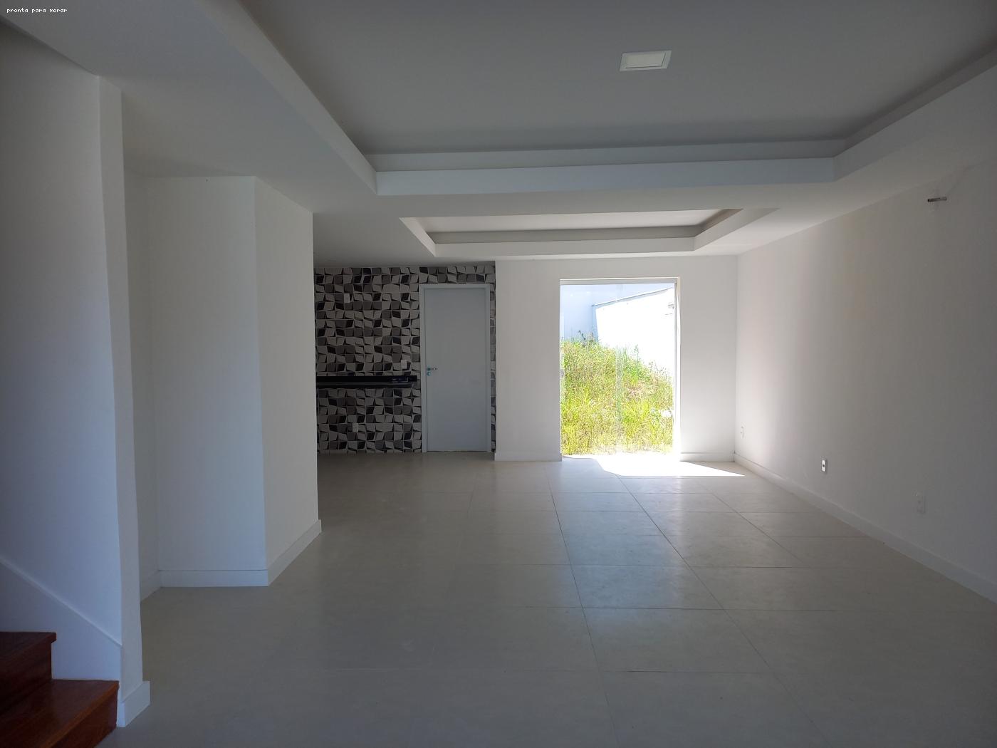 Casa à venda com 3 quartos, 251m² - Foto 2