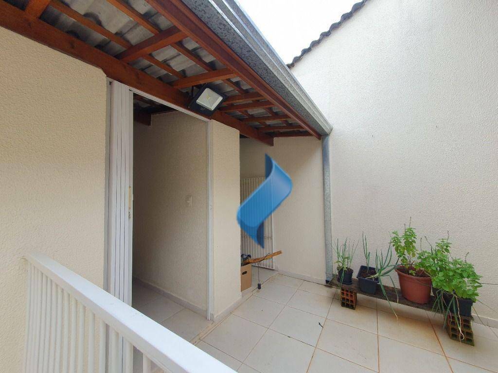 Casa à venda com 3 quartos, 338m² - Foto 15