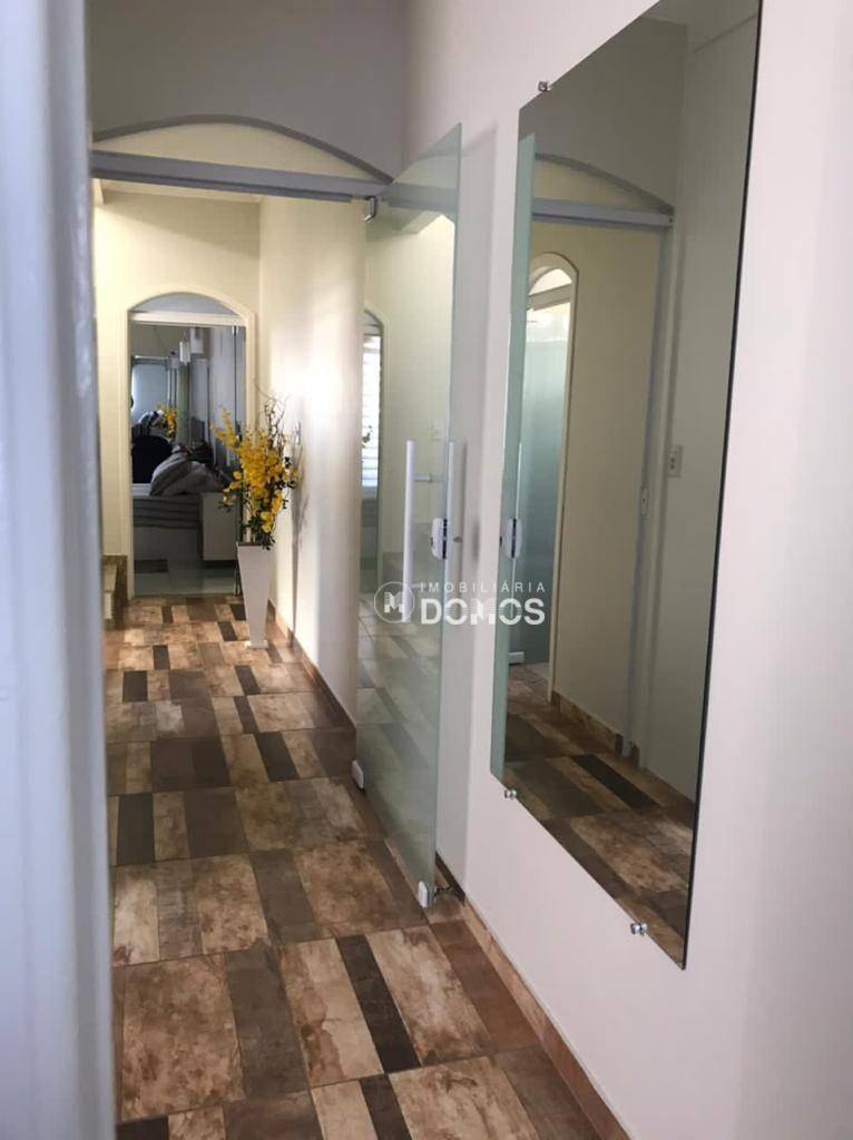 Casa à venda com 3 quartos, 210m² - Foto 10