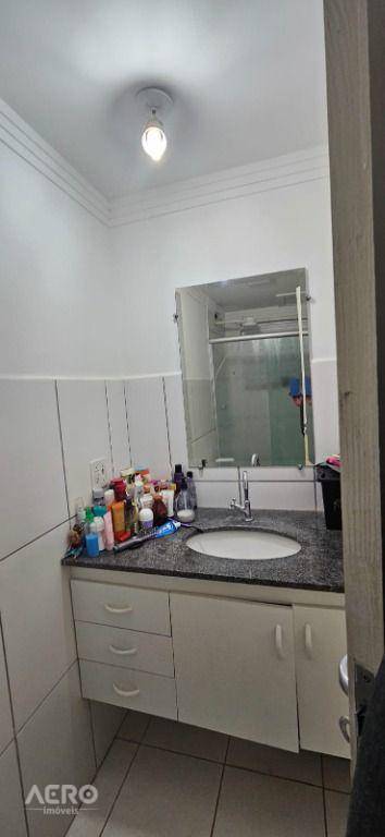 Apartamento à venda com 2 quartos, 62m² - Foto 5