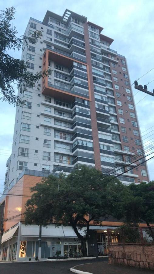 Apartamento à venda com 3 quartos, 150m² - Foto 1