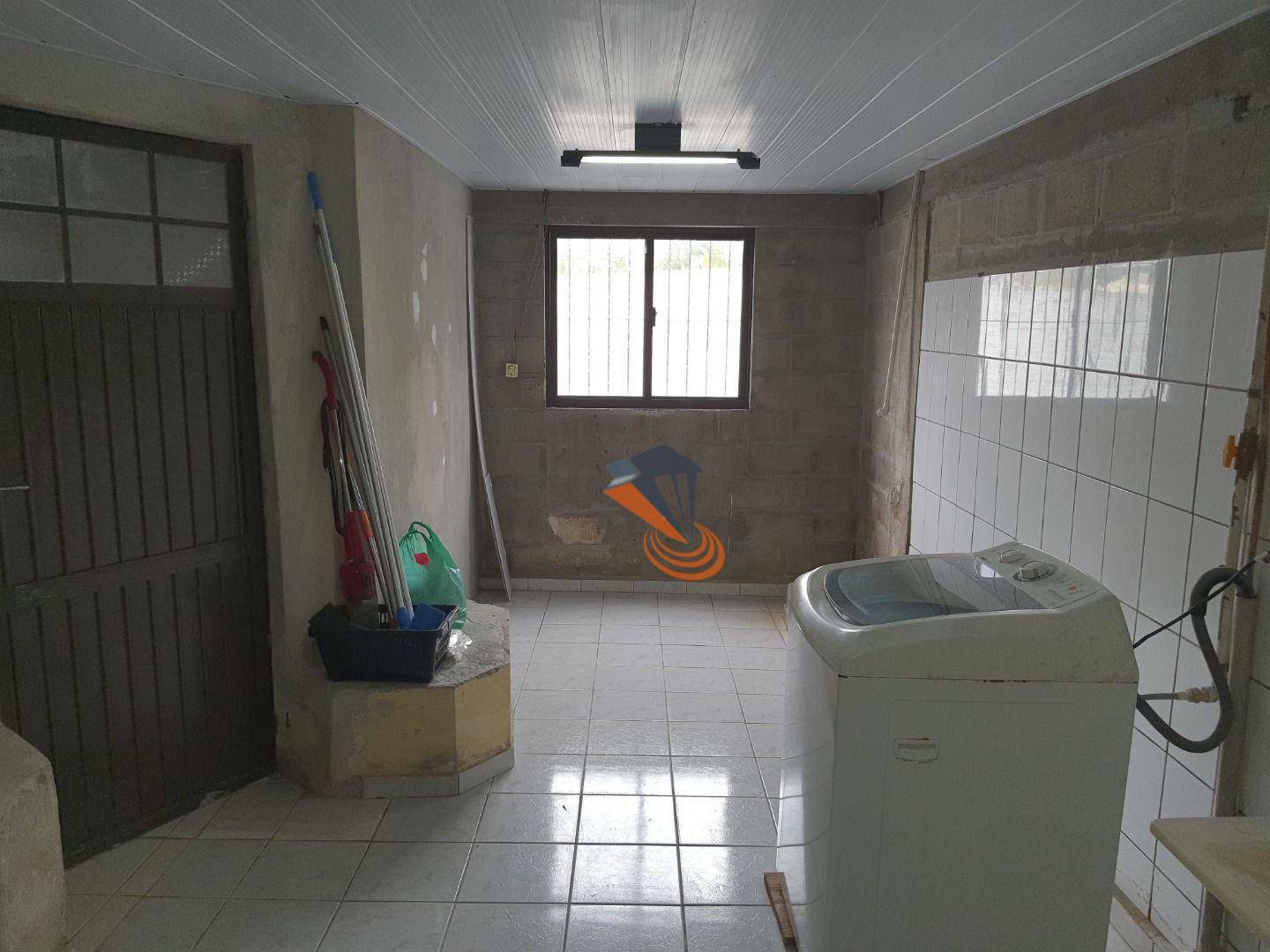 Casa de Condomínio à venda com 4 quartos, 200m² - Foto 10