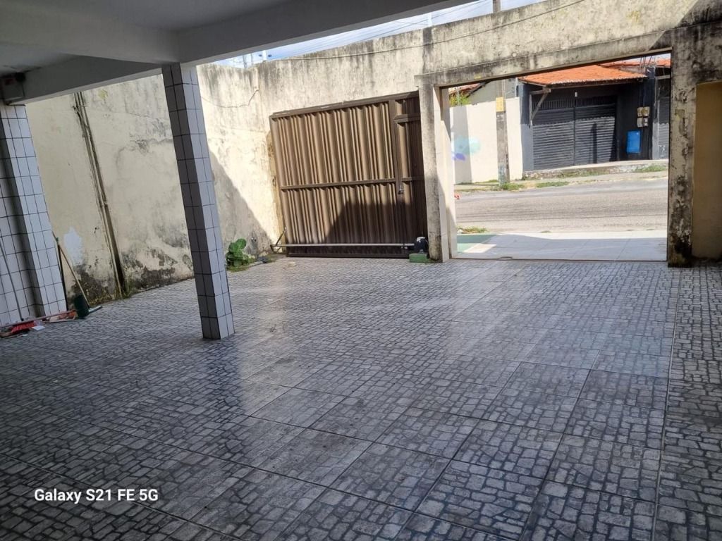 Casa à venda e aluguel com 3 quartos, 128m² - Foto 2