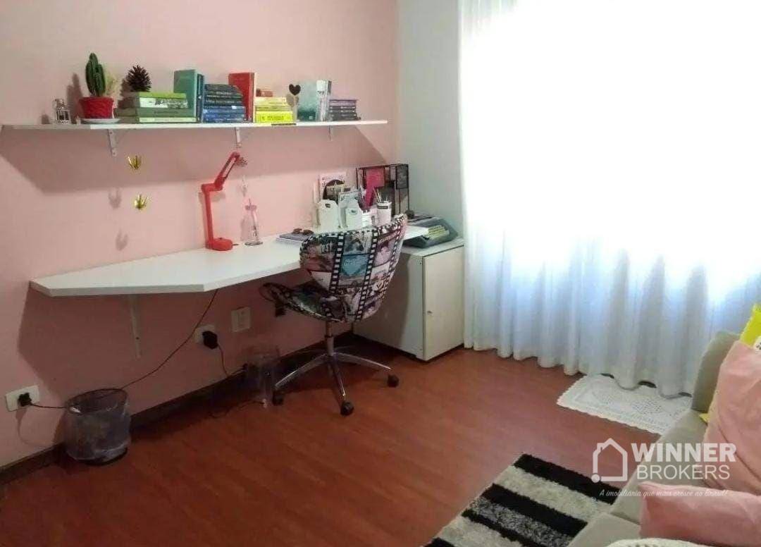 Casa à venda com 6 quartos, 300m² - Foto 4