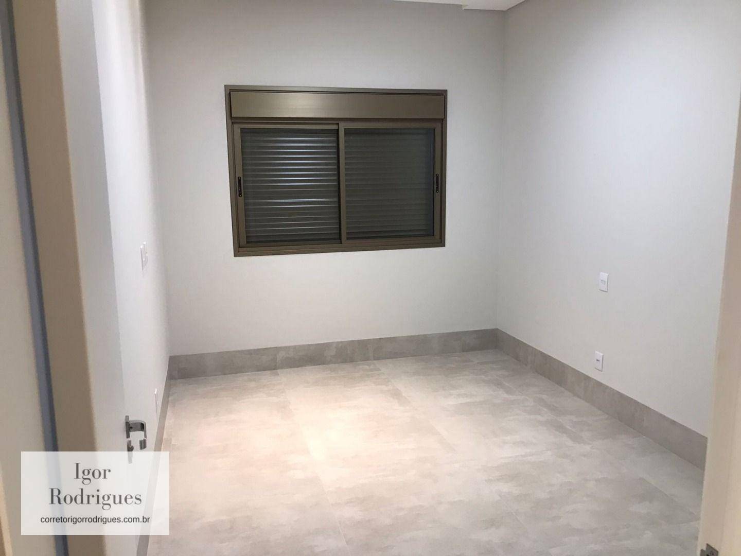 Casa à venda com 3 quartos, 320m² - Foto 4