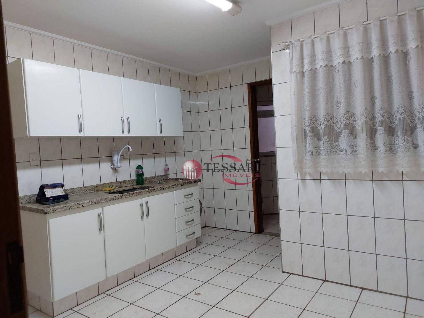 Apartamento para alugar com 3 quartos, 95m² - Foto 12