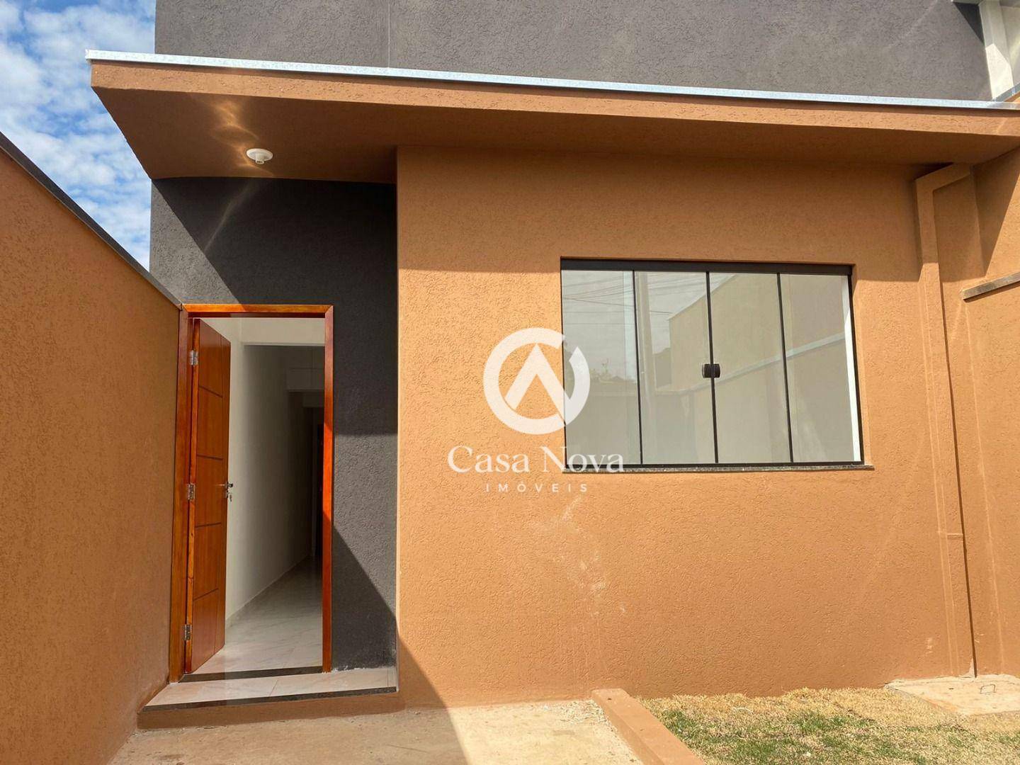 Casa à venda com 2 quartos, 68m² - Foto 1