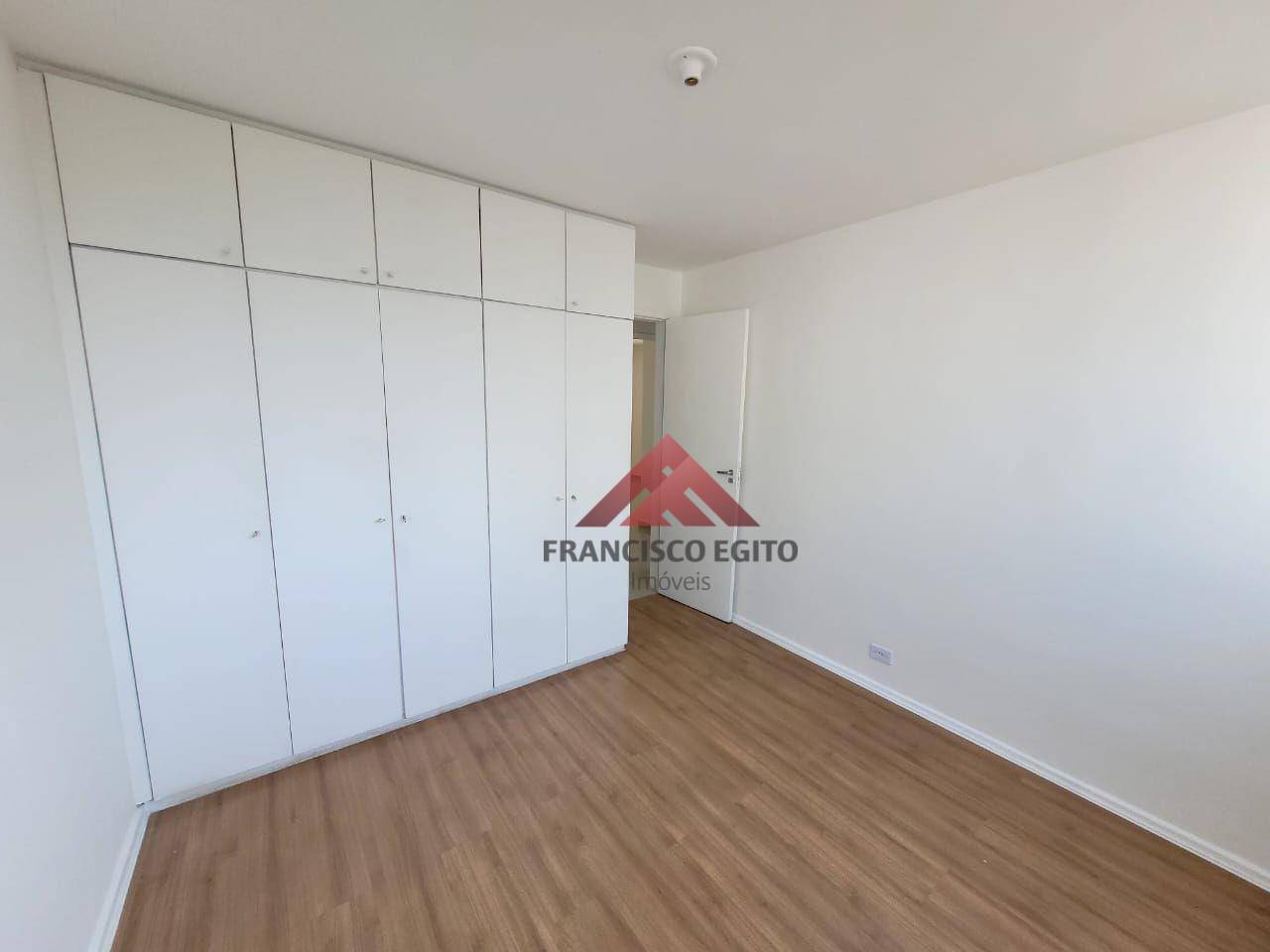 Apartamento para alugar com 3 quartos, 120m² - Foto 11