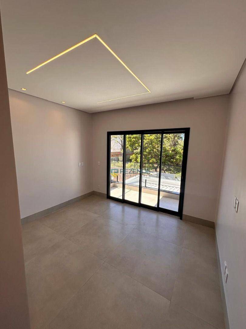 Sobrado à venda com 3 quartos, 200m² - Foto 11