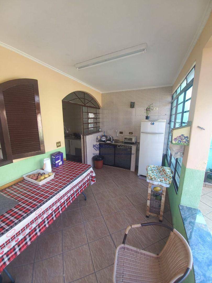 Casa à venda com 3 quartos, 310m² - Foto 15