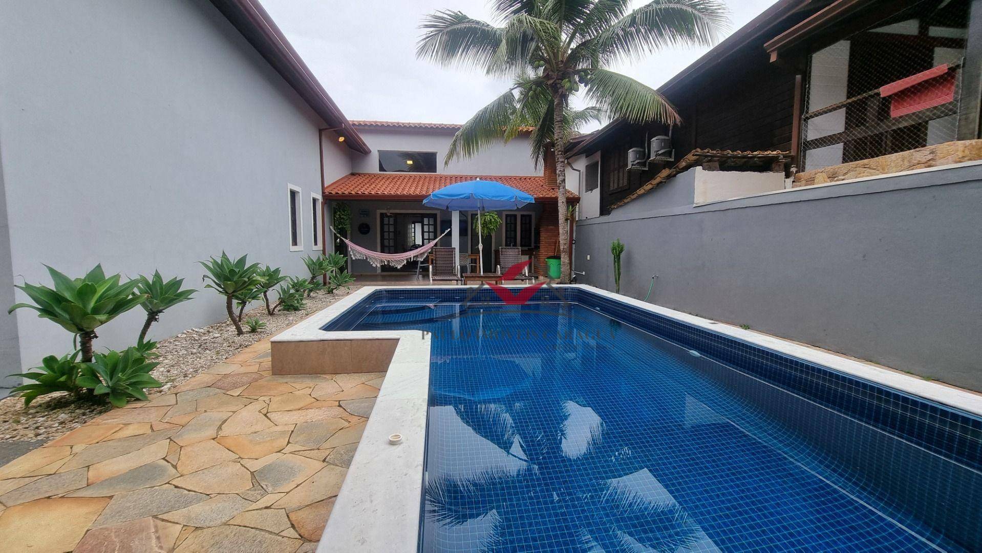 Casa de Condomínio à venda com 3 quartos, 215m² - Foto 32