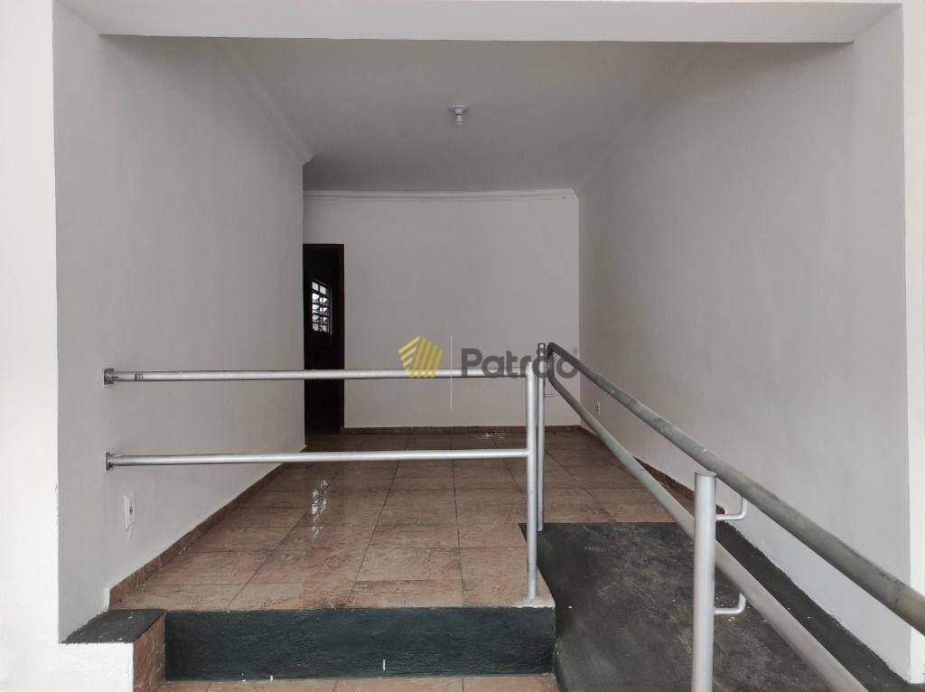 Sobrado para alugar com 4 quartos, 236m² - Foto 4