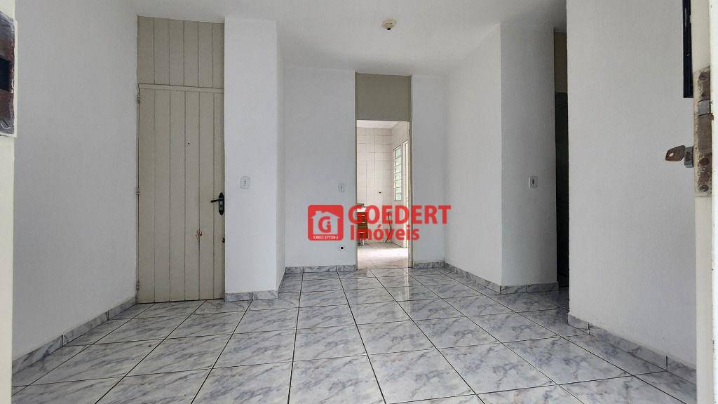 Apartamento para alugar com 3 quartos, 65m² - Foto 4