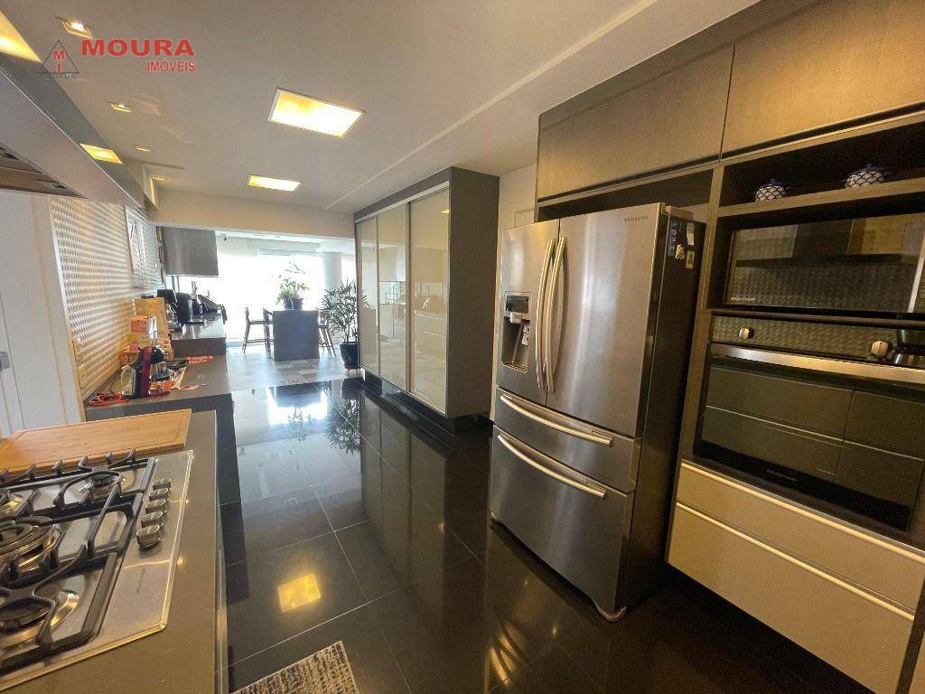 Apartamento à venda com 3 quartos, 234m² - Foto 8