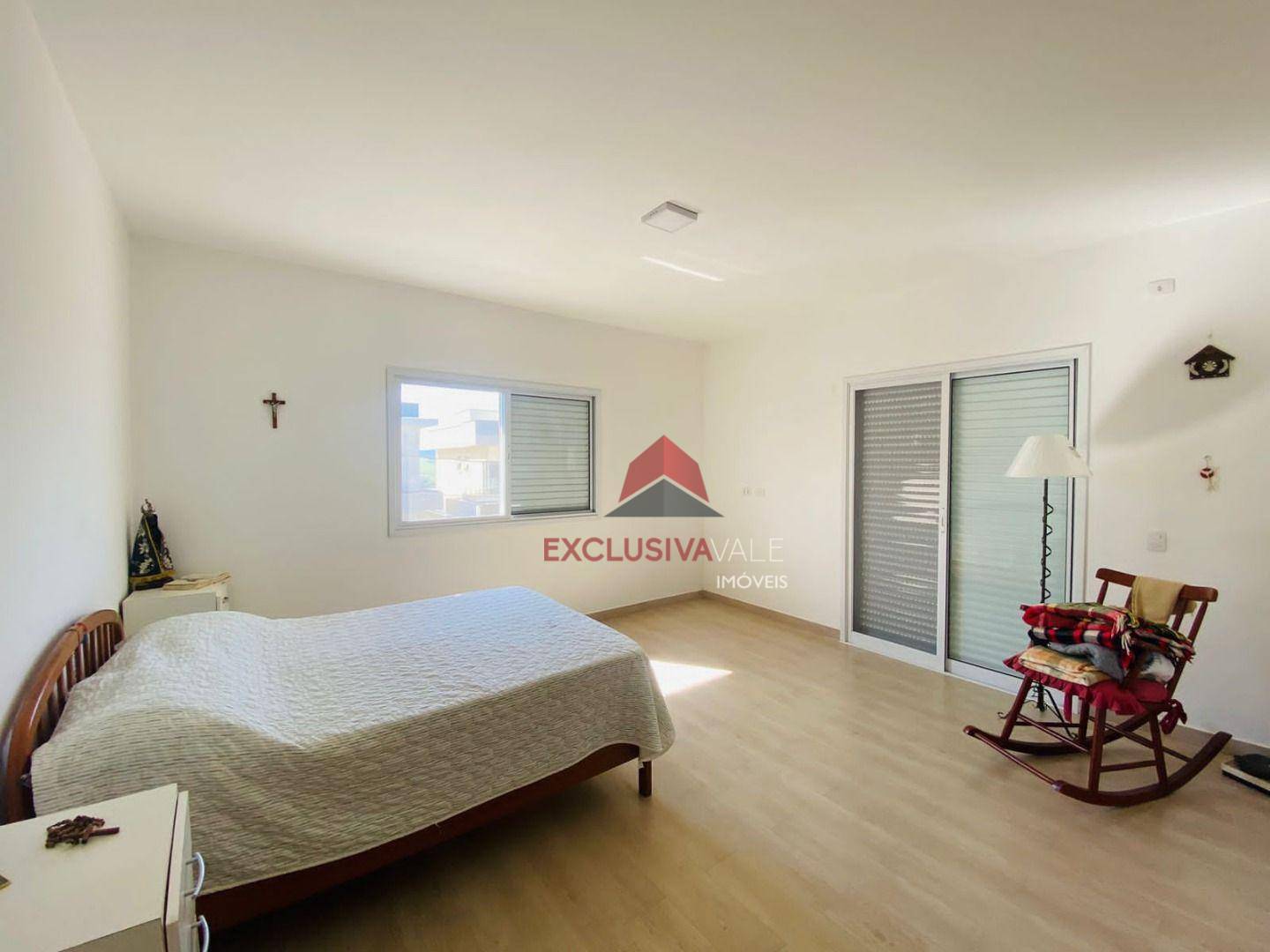 Casa de Condomínio à venda com 4 quartos, 330m² - Foto 11