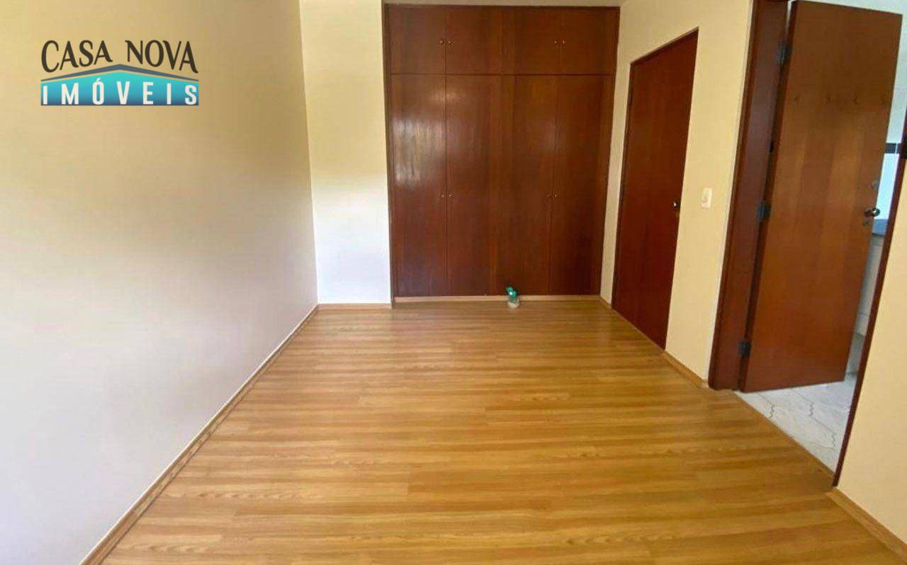 Casa de Condomínio para alugar com 4 quartos, 400m² - Foto 9