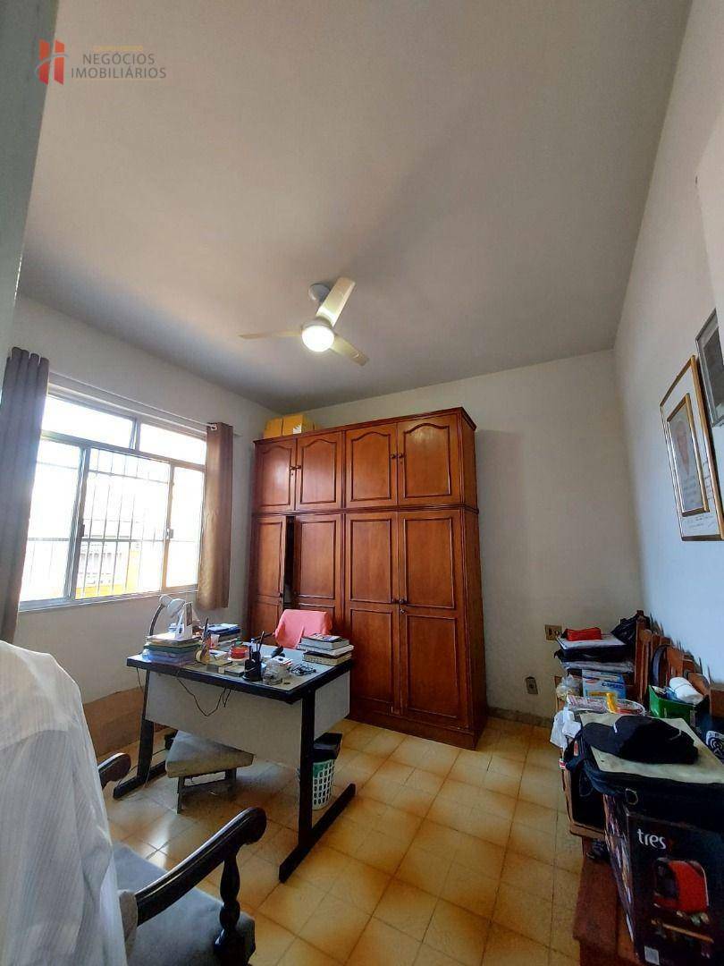 Casa à venda com 5 quartos, 197m² - Foto 7