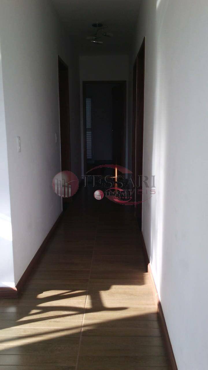 Casa à venda com 3 quartos, 241m² - Foto 5