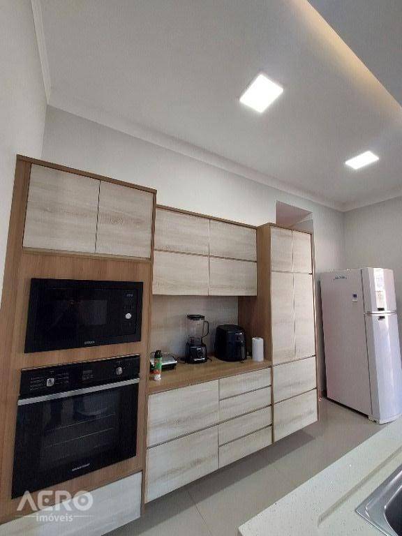 Casa de Condomínio à venda com 3 quartos, 210m² - Foto 11