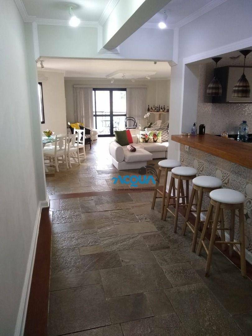 Apartamento à venda com 3 quartos, 200m² - Foto 1