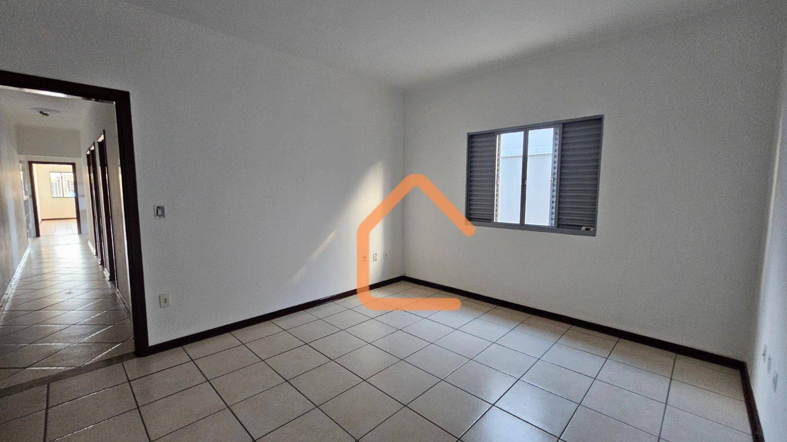 Casa à venda com 3 quartos, 119m² - Foto 12