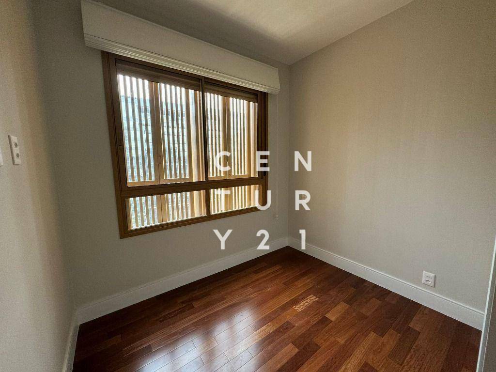 Apartamento para alugar com 3 quartos, 147m² - Foto 17