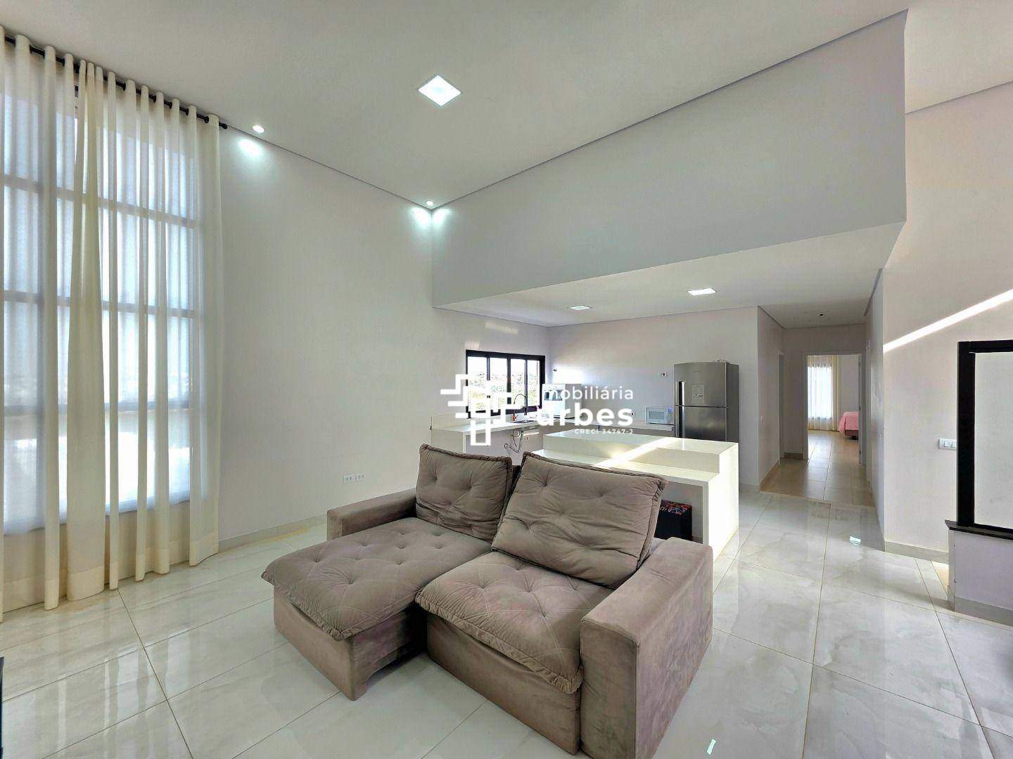 Casa de Condomínio à venda com 3 quartos, 304m² - Foto 2