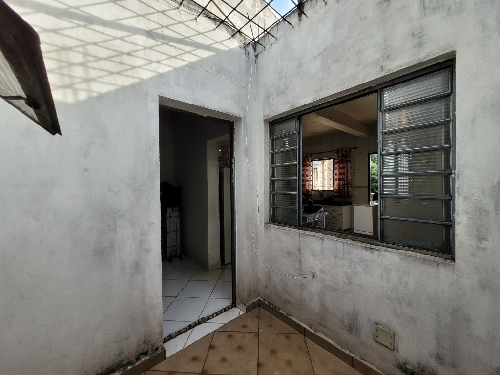 Casa à venda com 1 quarto, 154m² - Foto 12