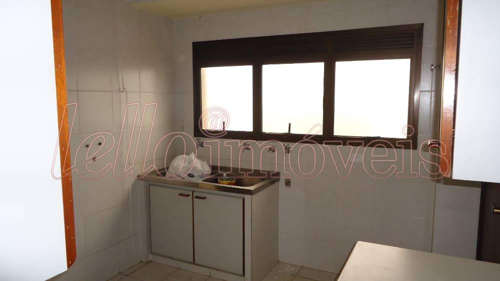 Apartamento para alugar com 3 quartos, 202m² - Foto 14