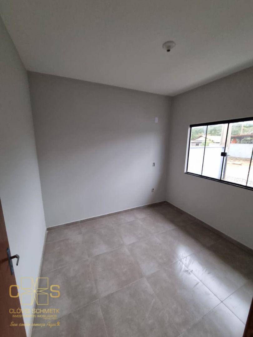 Casa à venda com 2 quartos, 42m² - Foto 5