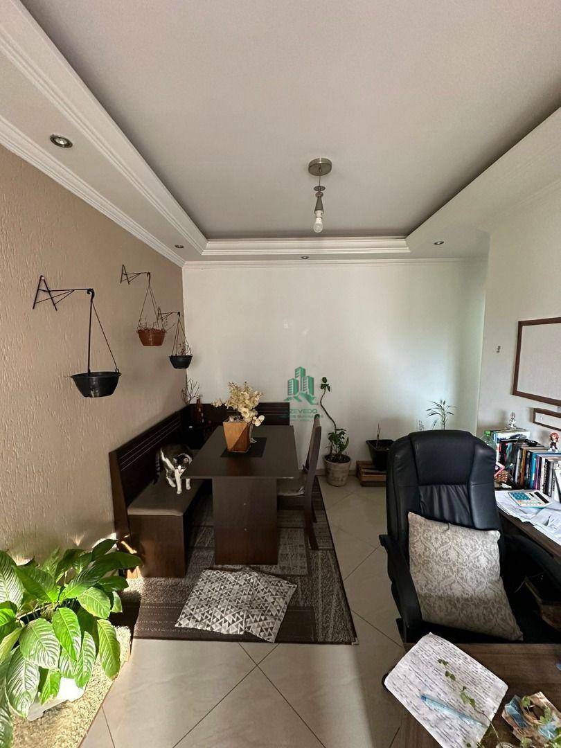 Apartamento à venda com 2 quartos, 64m² - Foto 3