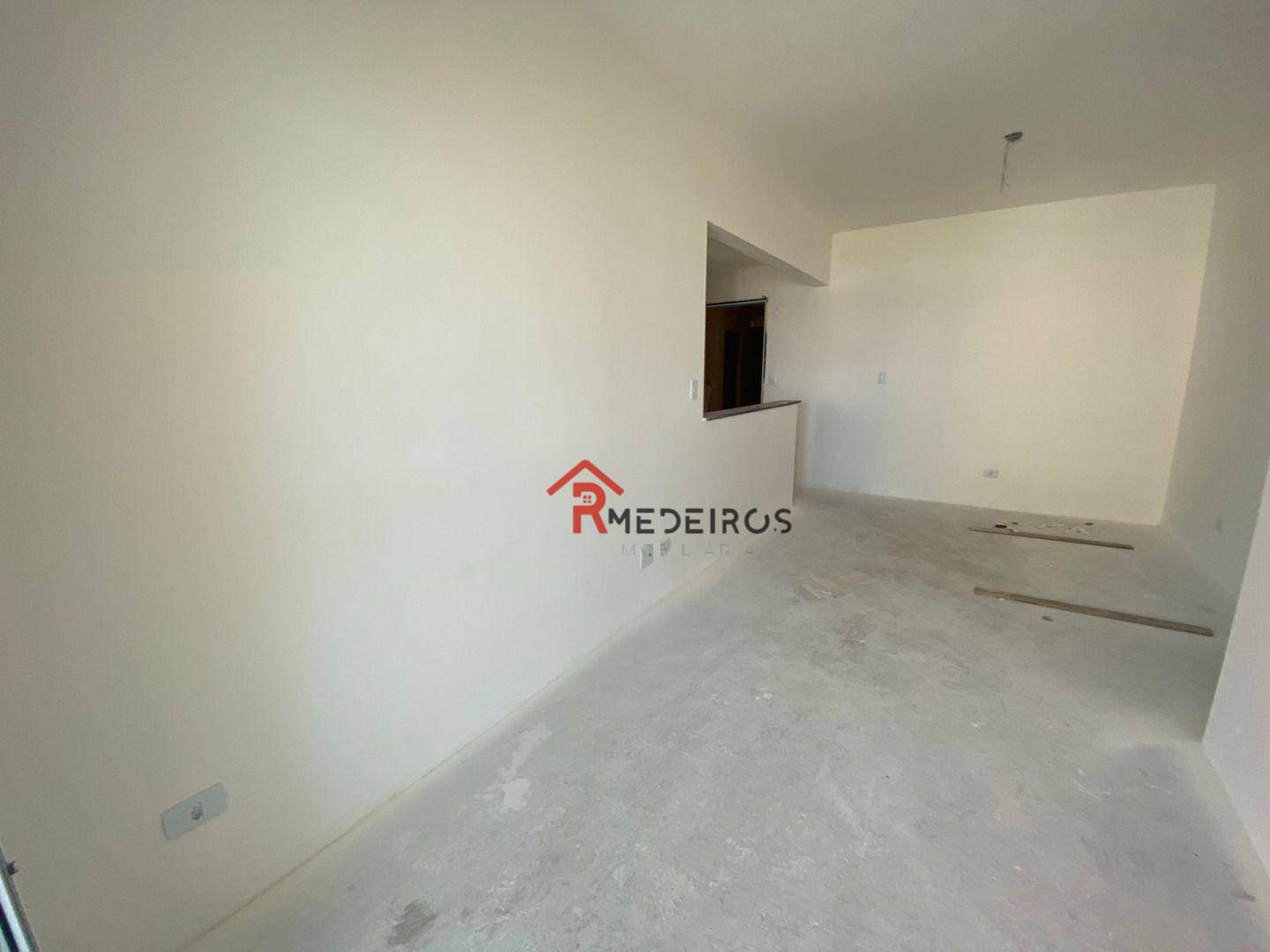 Apartamento à venda com 2 quartos, 70m² - Foto 2