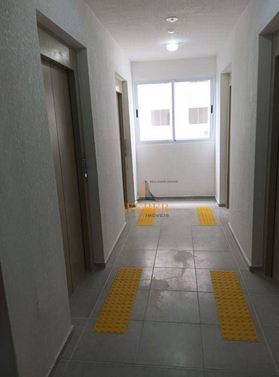 Apartamento à venda com 2 quartos, 43m² - Foto 2