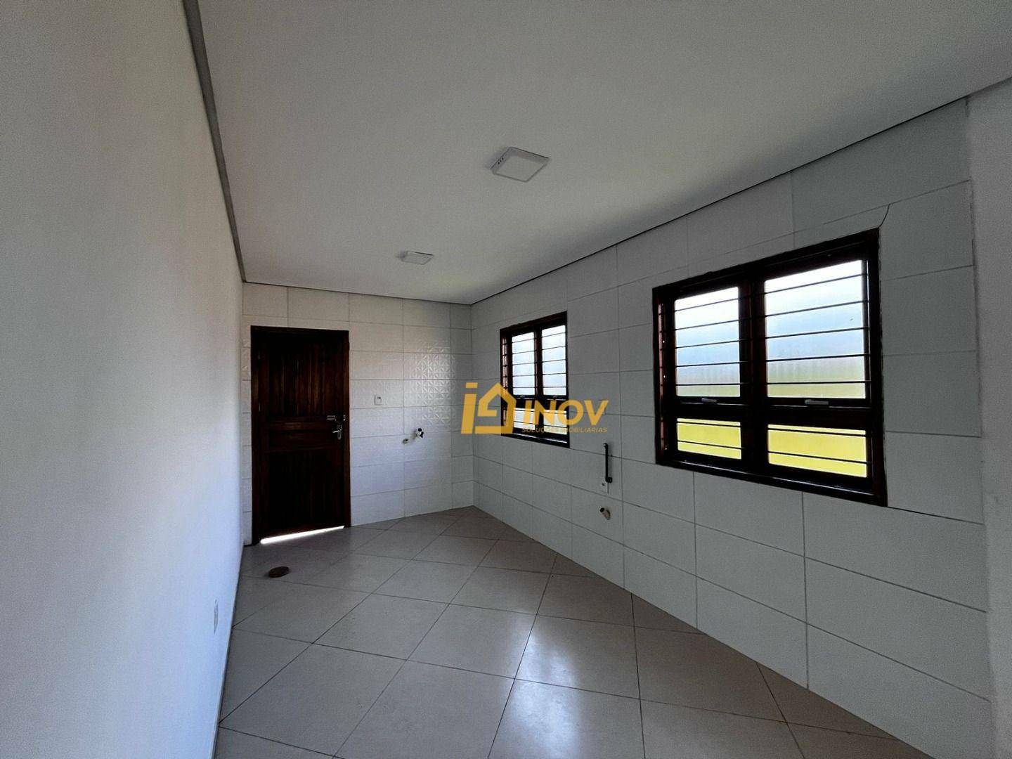 Casa à venda com 2 quartos, 70m² - Foto 7