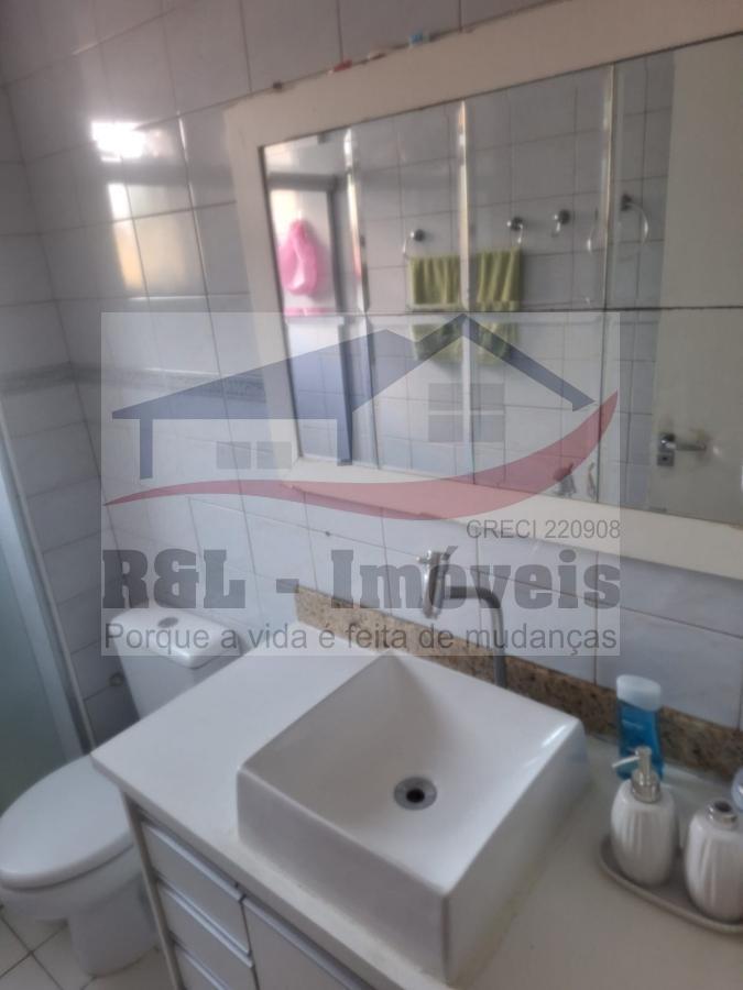 Apartamento à venda com 2 quartos, 63m² - Foto 2