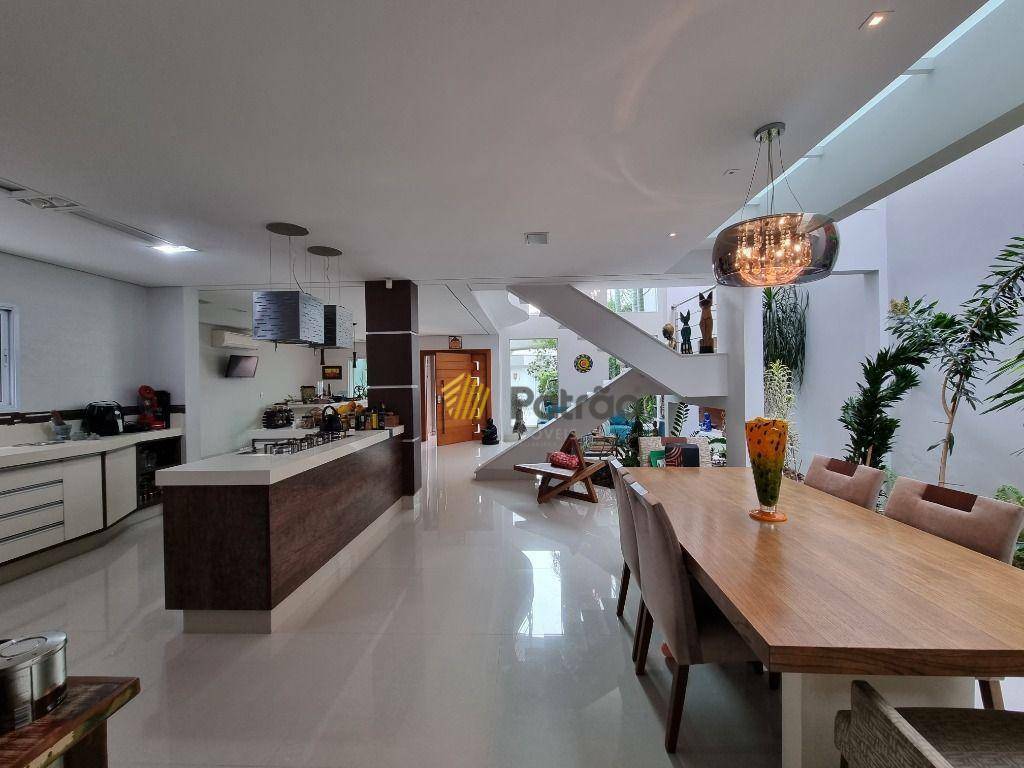 Sobrado à venda com 4 quartos, 381m² - Foto 43