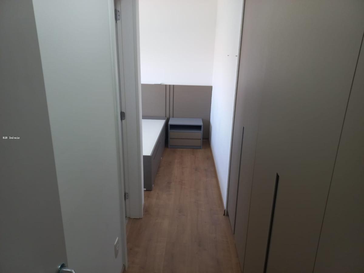 Apartamento à venda com 2 quartos, 64m² - Foto 12