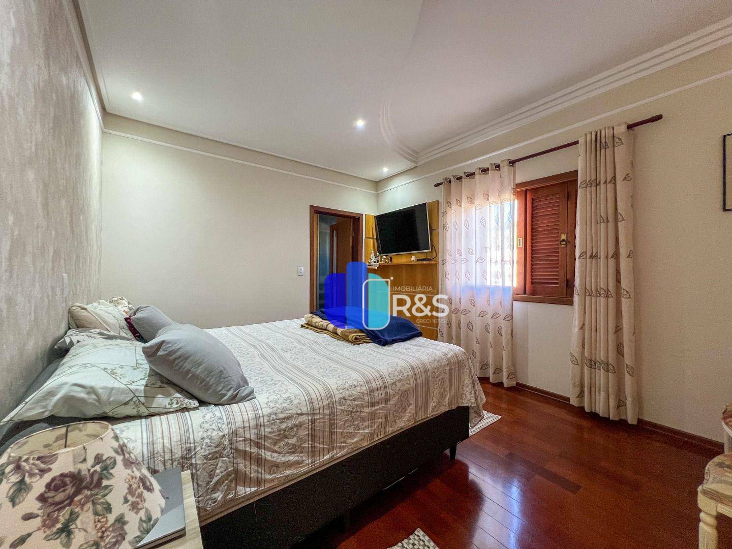 Casa de Condomínio à venda com 4 quartos, 283m² - Foto 17