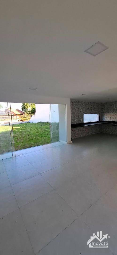 Casa à venda com 3 quartos, 114m² - Foto 2