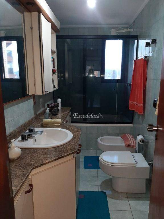 Apartamento à venda com 4 quartos, 219m² - Foto 17