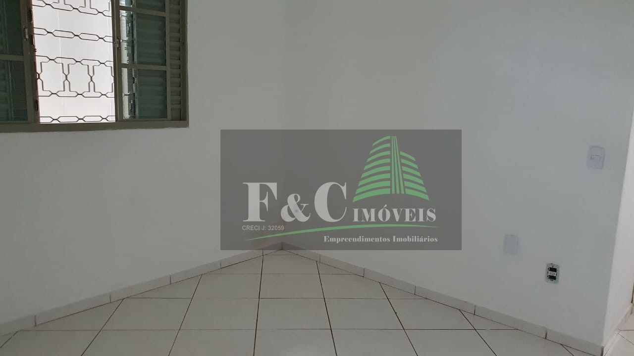 Casa para alugar com 2 quartos, 125m² - Foto 5