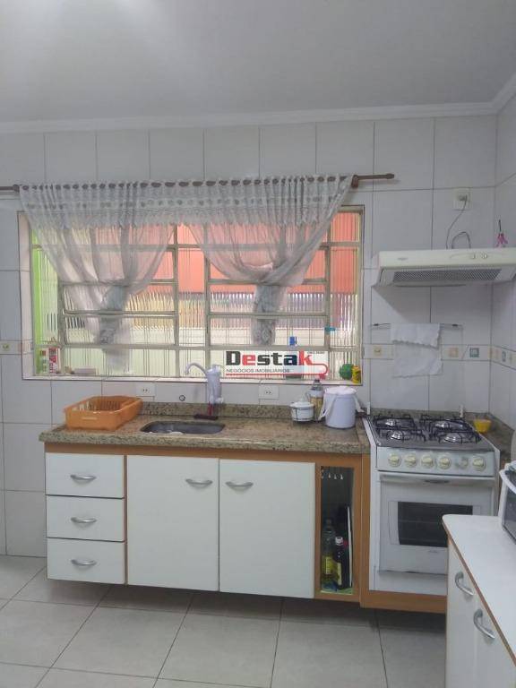 Sobrado à venda com 2 quartos, 100m² - Foto 4