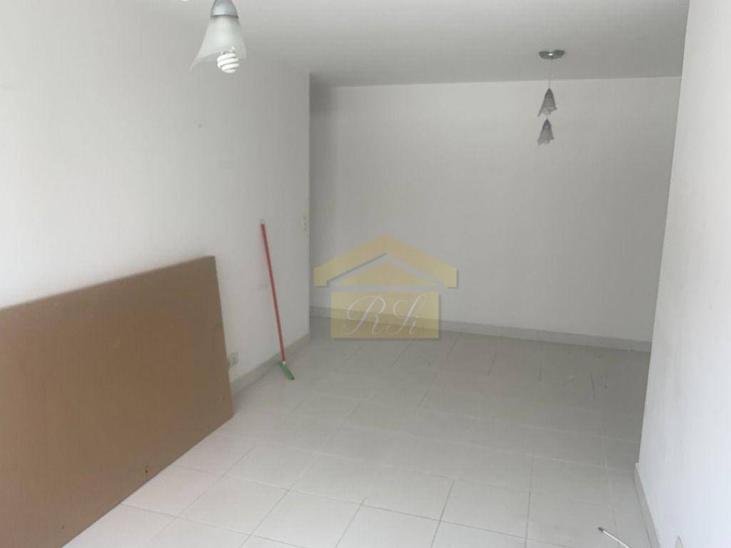 Apartamento à venda com 2 quartos, 68m² - Foto 2