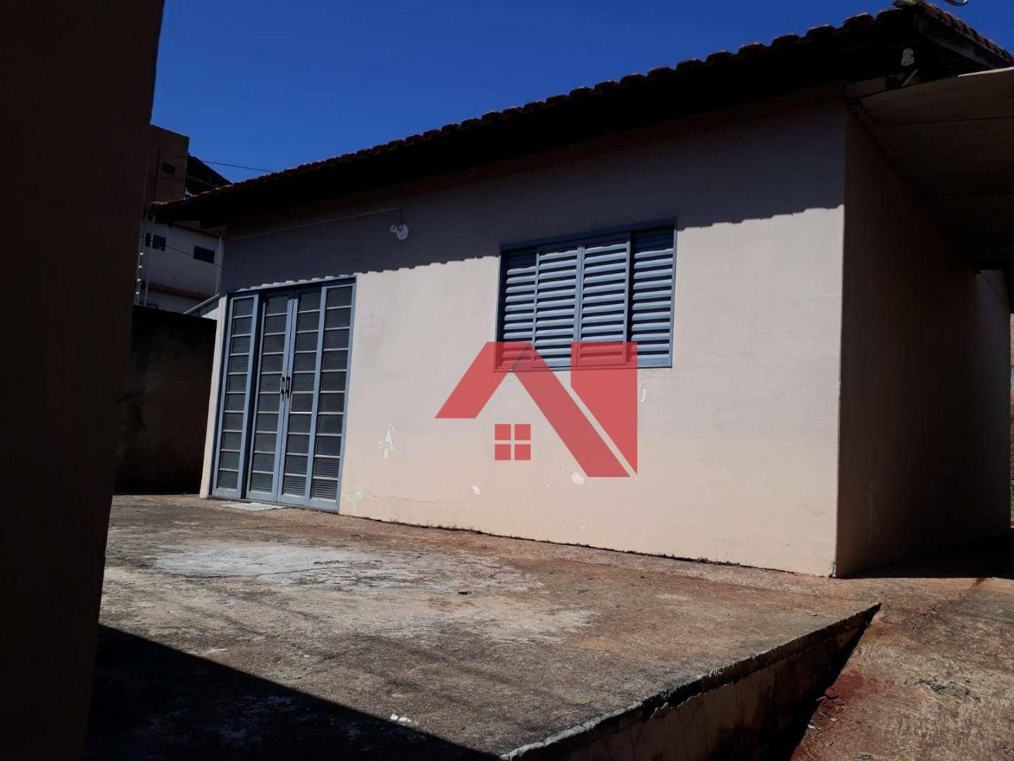 Casa à venda com 2 quartos, 49m² - Foto 2