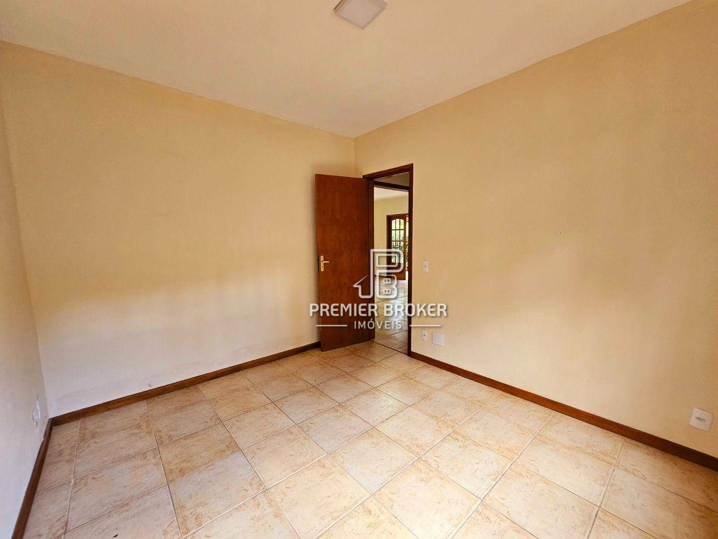 Casa de Condomínio à venda com 3 quartos, 240m² - Foto 19