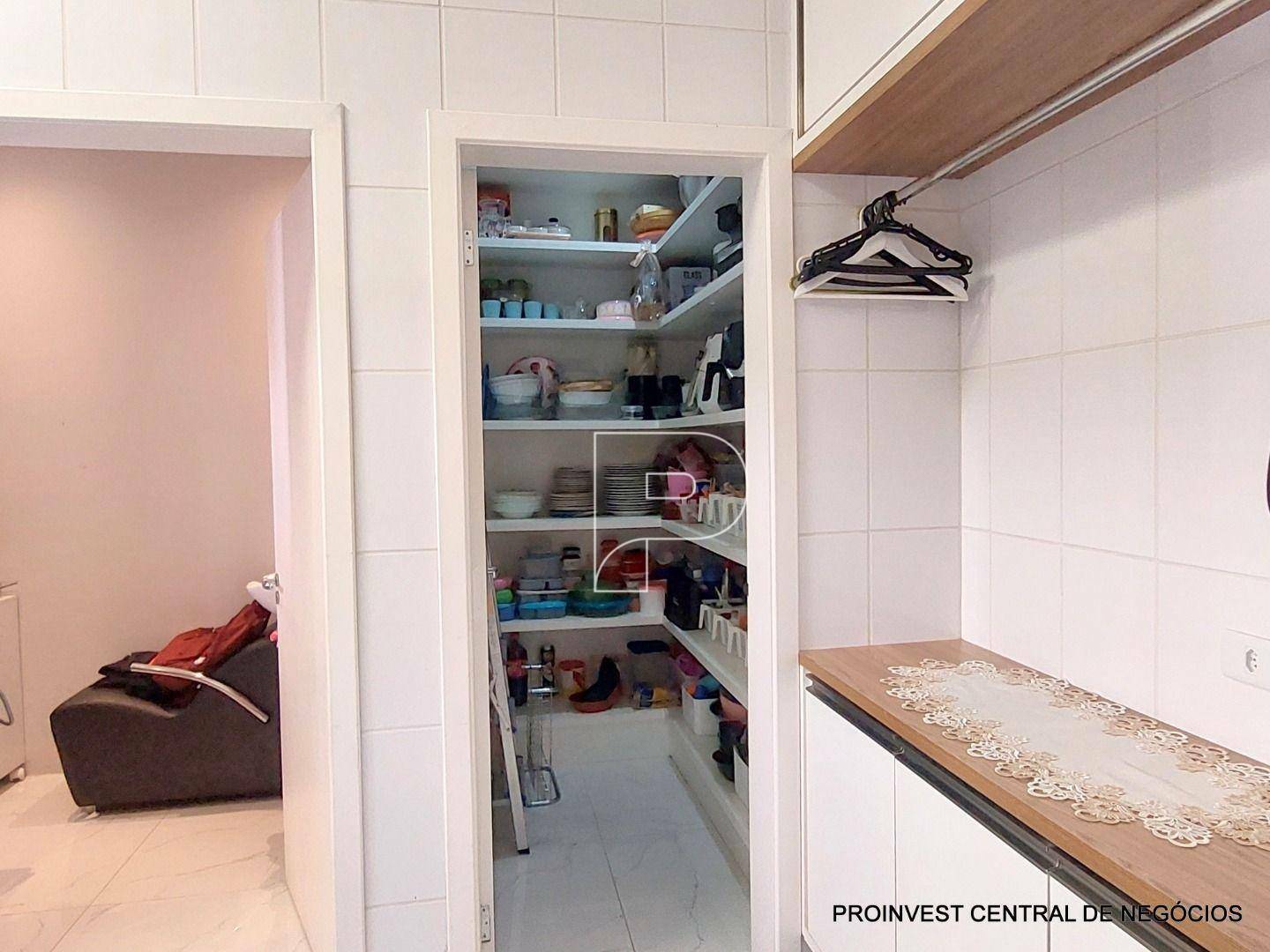 Casa de Condomínio à venda com 4 quartos, 450m² - Foto 18